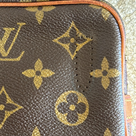 Louis Vuitton pouch - Picture 6 of 16